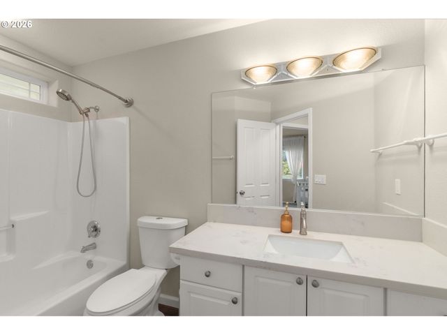 13261 Sw ESSEX Dr, Portland, OR 97223