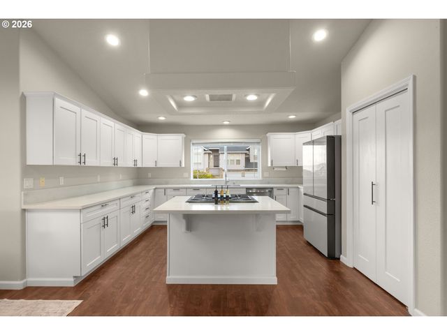 13261 Sw ESSEX Dr, Portland, OR 97223