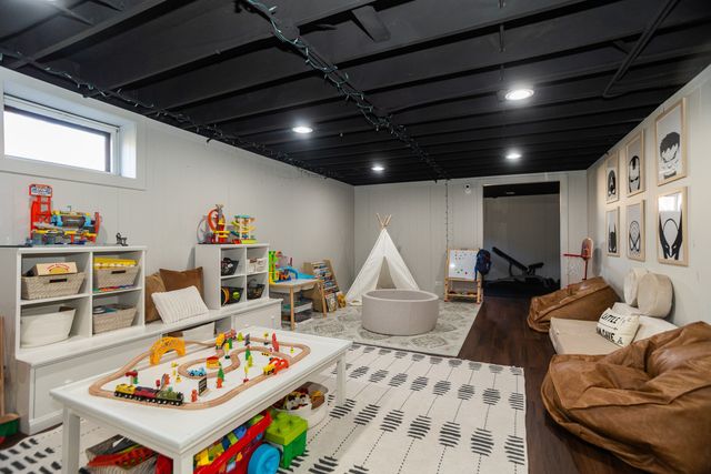 3240 Pitcher Drive, Darien, IL 60561