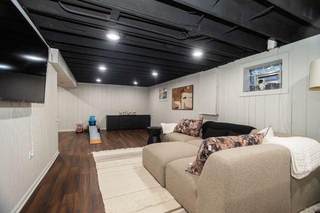 3240 Pitcher Drive, Darien, IL 60561