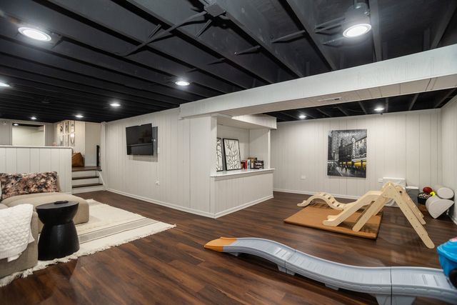 3240 Pitcher Drive, Darien, IL 60561