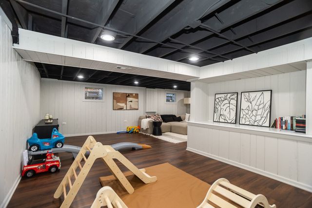 3240 Pitcher Drive, Darien, IL 60561