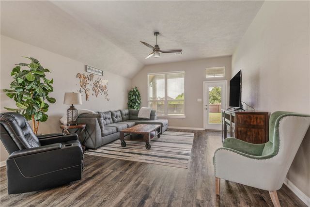 4106 Bridgewood Court, College Station, TX 77845