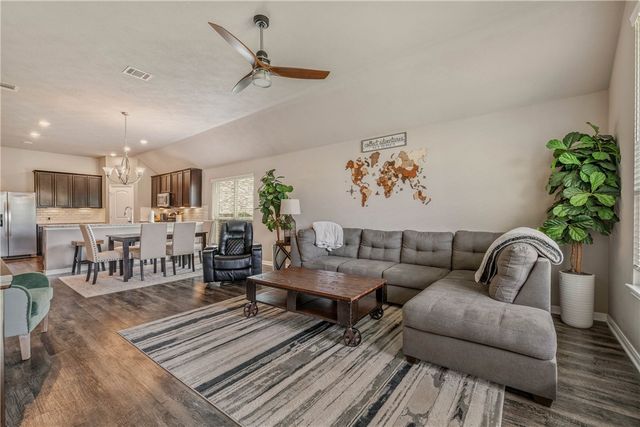 4106 Bridgewood Court, College Station, TX 77845