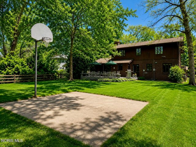 6809 Gaines Mill Drive, Sylvania, OH 43560