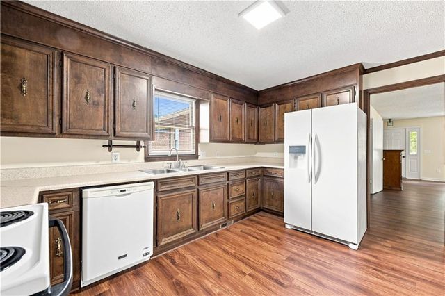 208 SE Woodland Circle, Calhoun, GA 30701