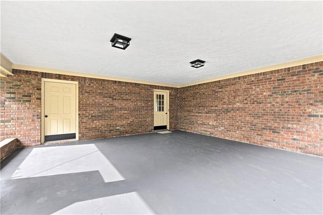 208 SE Woodland Circle, Calhoun, GA 30701