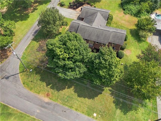 208 SE Woodland Circle, Calhoun, GA 30701