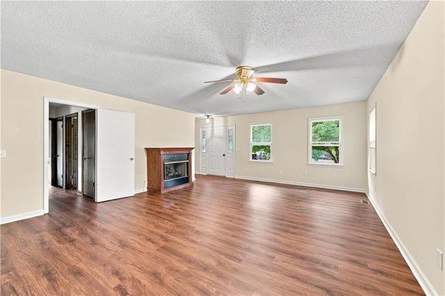 208 SE Woodland Circle, Calhoun, GA 30701