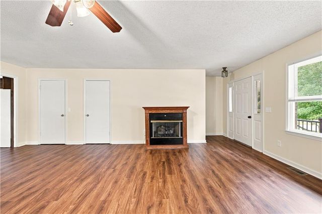 208 SE Woodland Circle, Calhoun, GA 30701