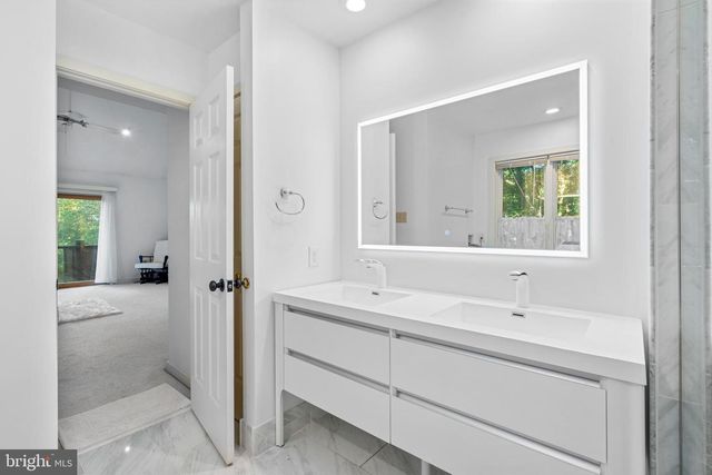 2 BRIARWOOD CT, Landenberg, PA 19350