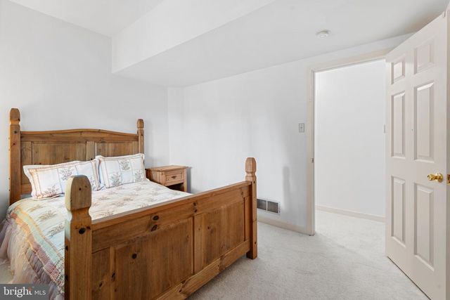 2 BRIARWOOD CT, Landenberg, PA 19350