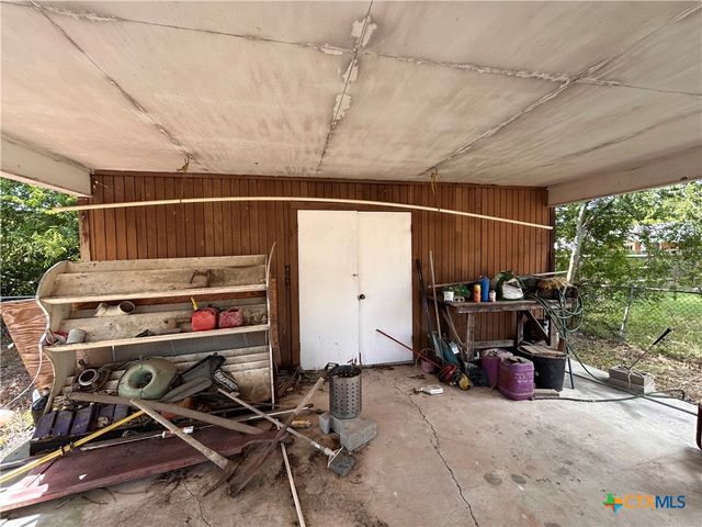 2012 Leon Drive, Port Lavaca, TX 77979