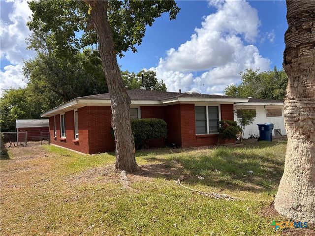 2012 Leon Drive, Port Lavaca, TX 77979