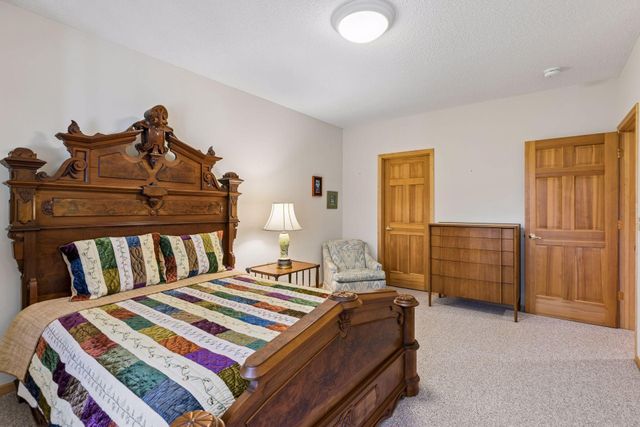 5329 Ashcroft Road, Minnetonka, MN 55345