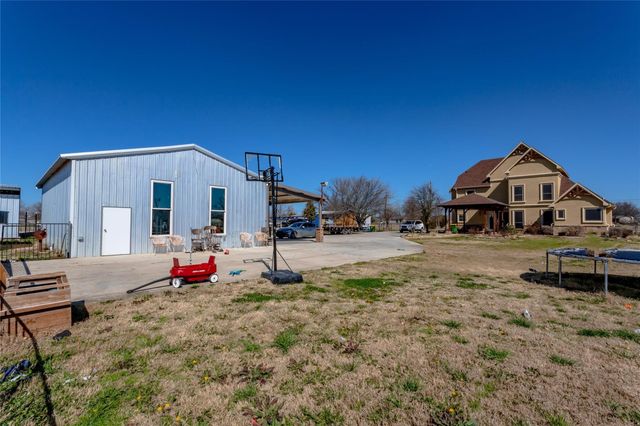 8900 Holly Road, Alvarado, TX 76009