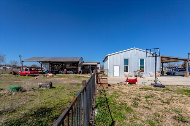 8900 Holly Road, Alvarado, TX 76009