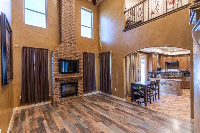 8900 Holly Road, Alvarado, TX 76009