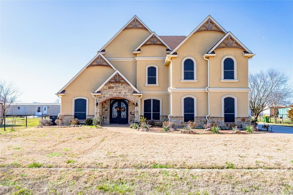 8900 Holly Road, Alvarado, TX 76009