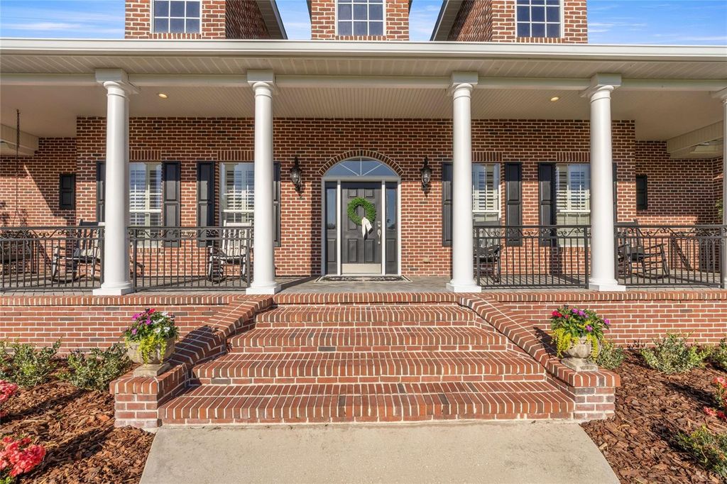 Image 3 of property listing at 8064 SE 15TH COURT, Ocala, FL 34480