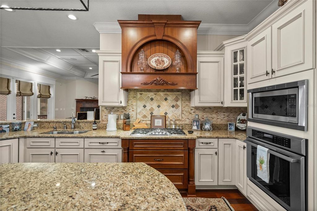 Image 22 of property listing at 8064 SE 15TH COURT, Ocala, FL 34480