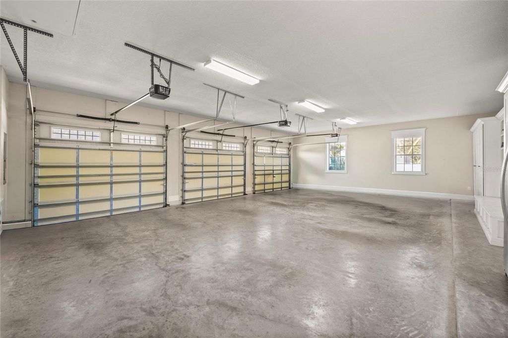 Image 59 of property listing at 8064 SE 15TH COURT, Ocala, FL 34480