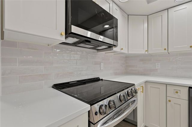5642 Limeport Road, Emmaus Boro, PA 18049