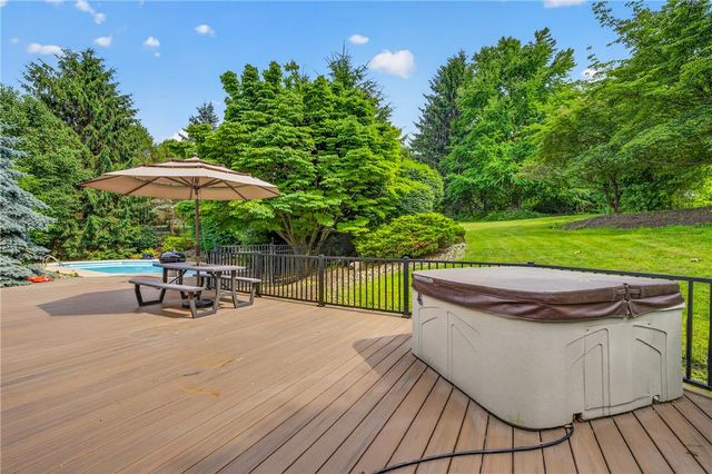5642 Limeport Road, Emmaus Boro, PA 18049