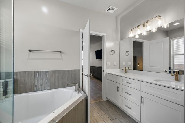 8722 SEVANO Circle NE, Albuquerque, NM 87113