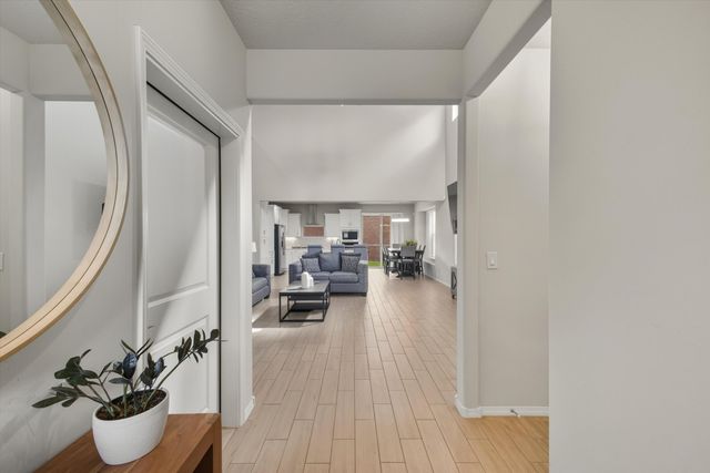 8722 SEVANO Circle NE, Albuquerque, NM 87113