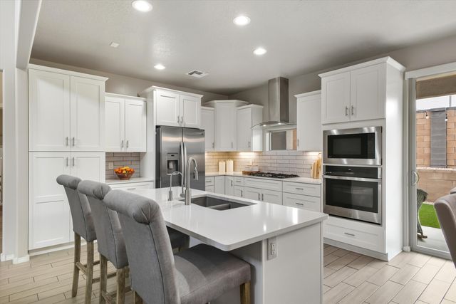 8722 SEVANO Circle NE, Albuquerque, NM 87113