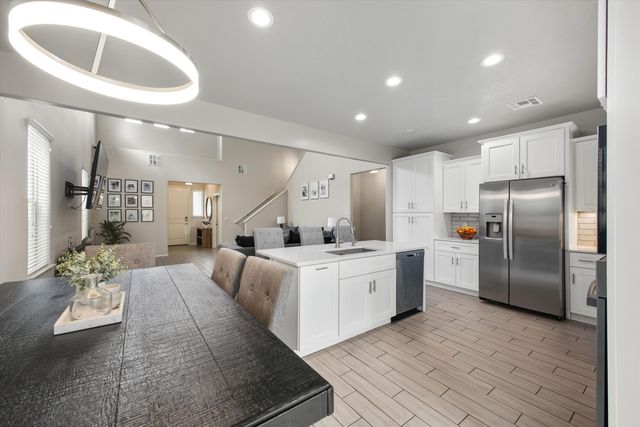 8722 SEVANO Circle NE, Albuquerque, NM 87113