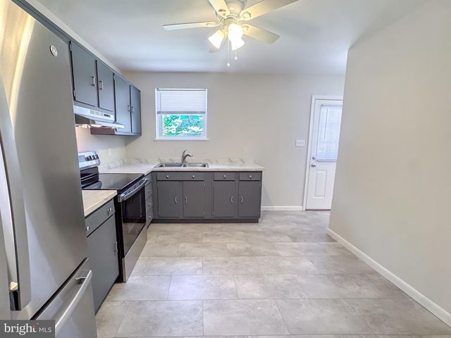 575 CRAWFORD AVE, Dover, DE 19901