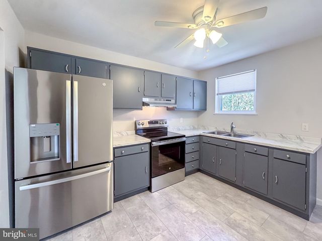 575 CRAWFORD AVE, Dover, DE 19901