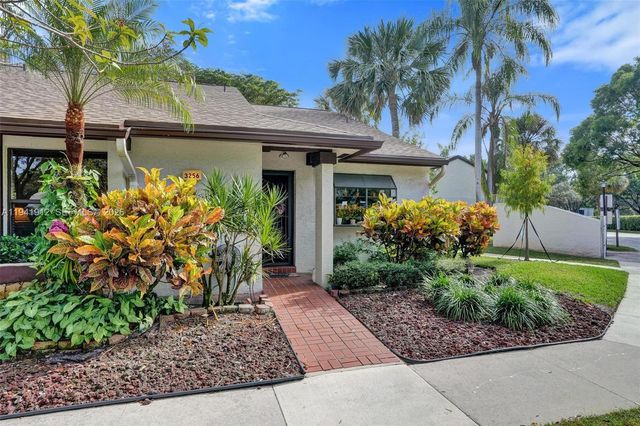 3256 S Carambola Cir S 3256, Coconut Creek, FL 33066