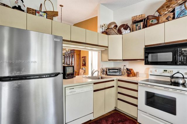 3256 S Carambola Cir S 3256, Coconut Creek, FL 33066