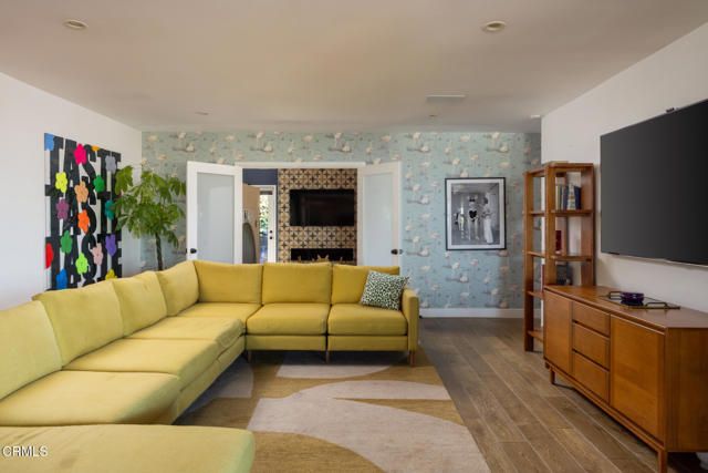 14593 Deervale Place, Sherman Oaks, CA 91403