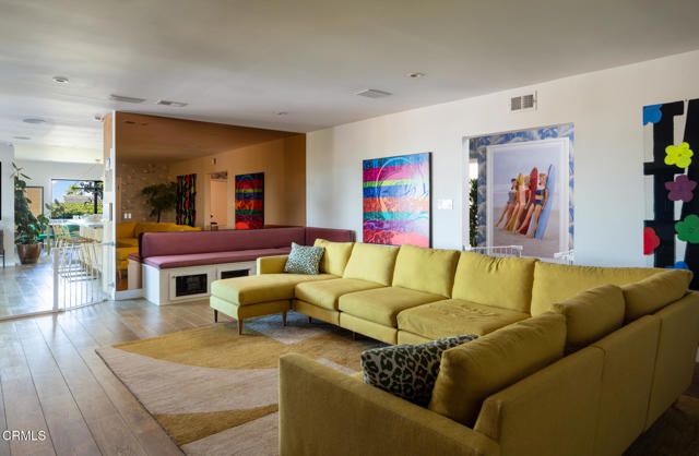 14593 Deervale Place, Sherman Oaks, CA 91403