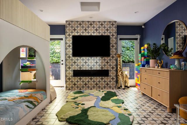 14593 Deervale Place, Sherman Oaks, CA 91403