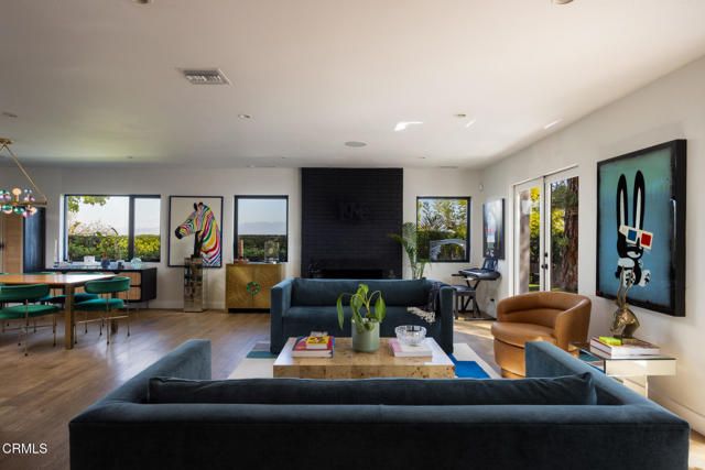 14593 Deervale Place, Sherman Oaks, CA 91403