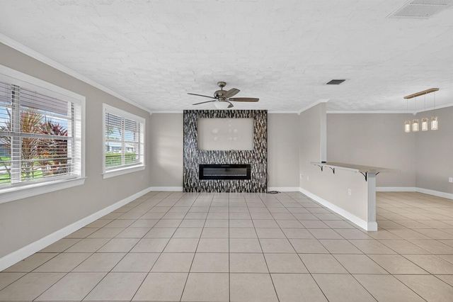 143 SW Grove Avenue, Port St. Lucie, FL 34983