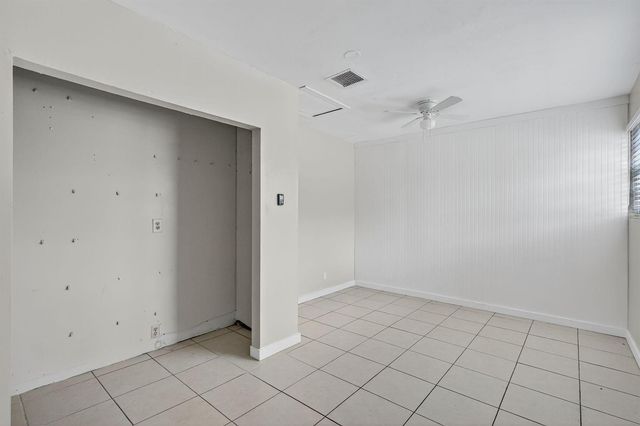 143 SW Grove Avenue, Port St. Lucie, FL 34983