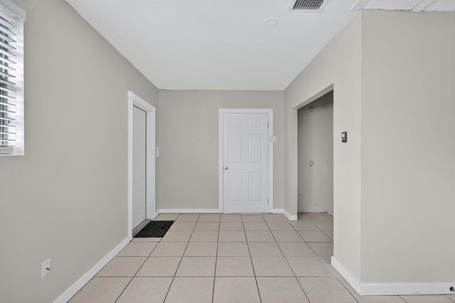 143 SW Grove Avenue, Port St. Lucie, FL 34983
