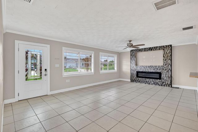 143 SW Grove Avenue, Port St. Lucie, FL 34983