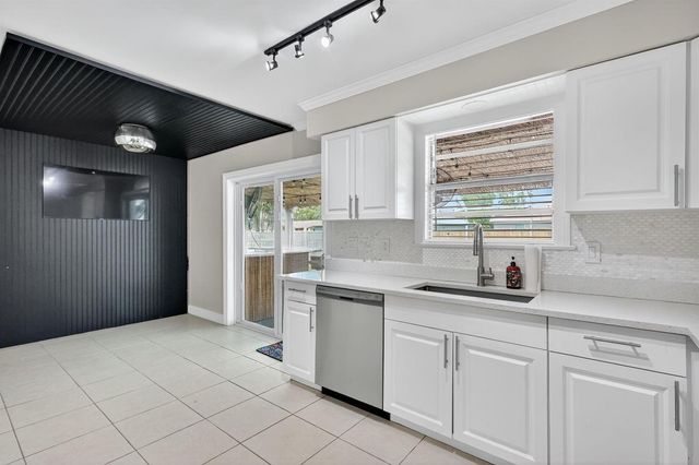 143 SW Grove Avenue, Port St. Lucie, FL 34983