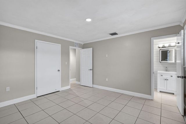 143 SW Grove Avenue, Port St. Lucie, FL 34983