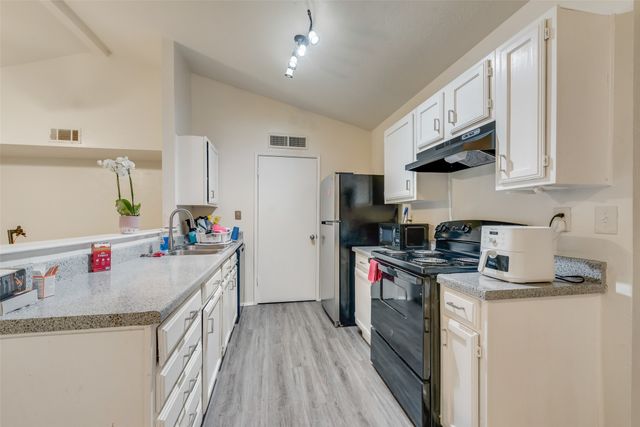 512 Matterhorn Street, Cedar Hill, TX 75104