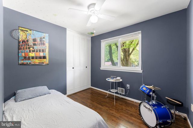 5209 STONINGTON DR, Fairfax, VA 22032