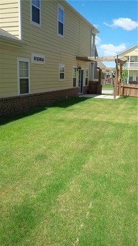 637 N Longfellow Lane, Fayetteville, AR 72704