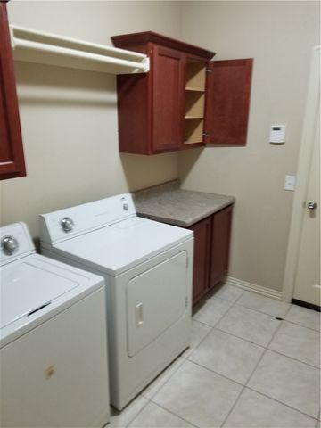 637 N Longfellow Lane, Fayetteville, AR 72704